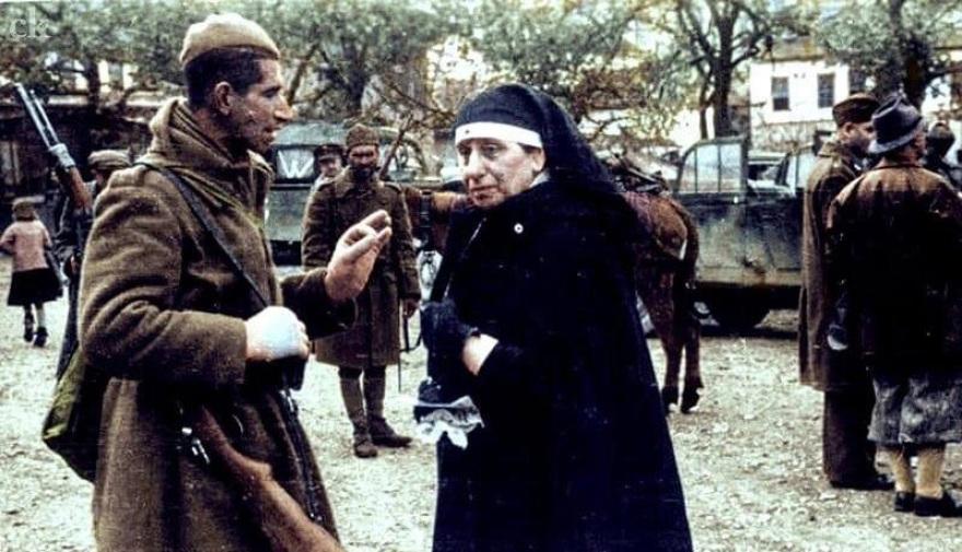 Οι γυναίκες της Πίνδου και η μεγάλη προσφορά τους στον Ελληνοϊταλικό Πόλεμο 2 Οι γυναίκες της Πίνδου και η μεγάλη προσφορά τους στον Ελληνοϊταλικό Πόλεμο (1940-1941)