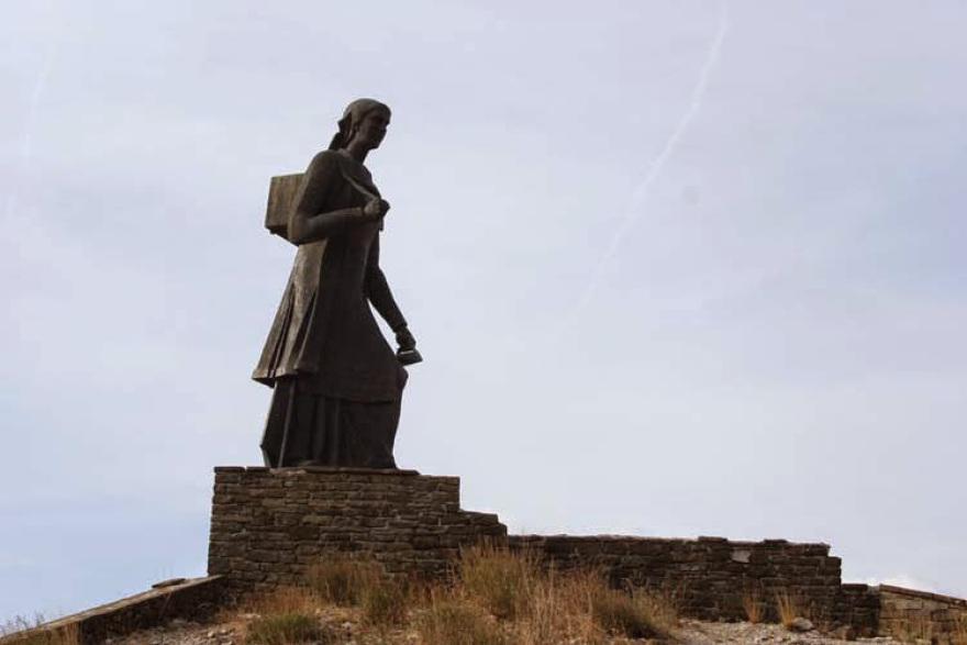 Οι γυναίκες της Πίνδου και η μεγάλη προσφορά τους στον Ελληνοϊταλικό Πόλεμο 7 Οι γυναίκες της Πίνδου και η μεγάλη προσφορά τους στον Ελληνοϊταλικό Πόλεμο (1940-1941)