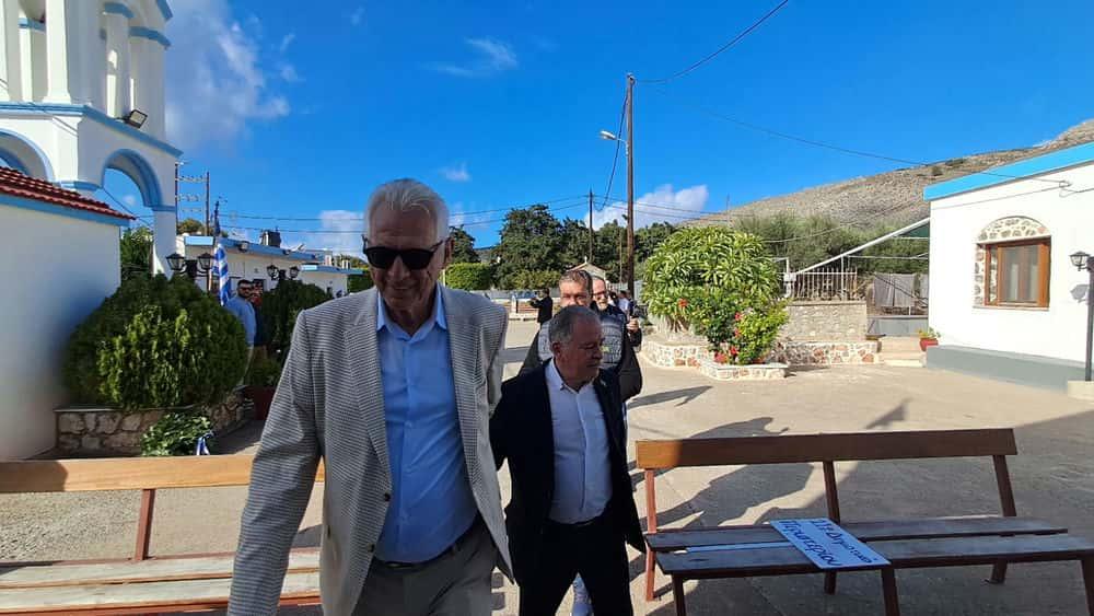 Ψέριμος: Οι 2 μαθητές του νησιού παρέλασαν με παιδιά του 11ου Δημοτικού Περιστερίου για την 28η Οκτωβρίου 13 viber image 2025 10 28 10 09 30 237