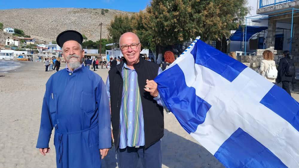 Ψέριμος: Οι 2 μαθητές του νησιού παρέλασαν με παιδιά του 11ου Δημοτικού Περιστερίου για την 28η Οκτωβρίου 21 viber image 2025 10 28 10 12 25 604