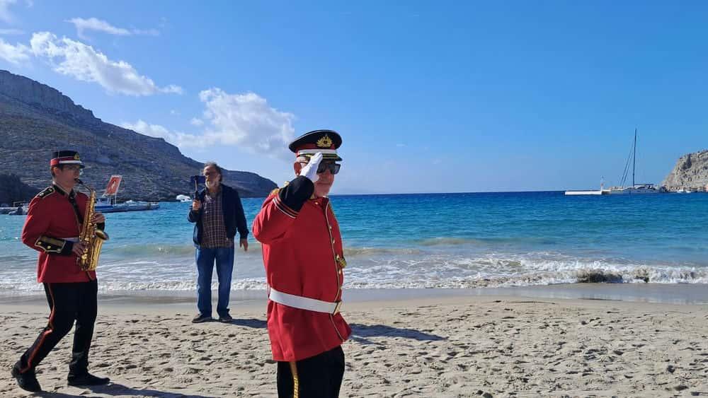 Ψέριμος: Οι 2 μαθητές του νησιού παρέλασαν με παιδιά του 11ου Δημοτικού Περιστερίου για την 28η Οκτωβρίου 35 viber image 2025 10 28 10 12 27 508