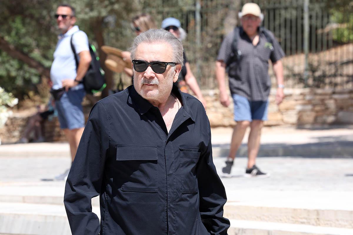 Λάκης Λαζόπουλος: «Δεν ετοιμάζω τίποτα εγώ. Όλα τα ετοιμάζει η κυβέρνηση και η αντιπολίτευση» 1 lazopoulos160751