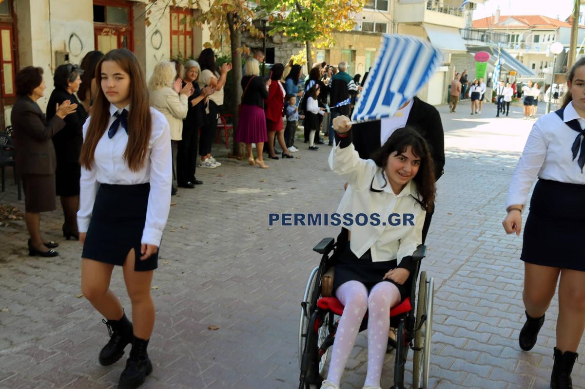 Συγκινητική στιγμή – Η πρώτη παρέλαση της μικρής Αλεξίας μετά τον τραυματισμό της από αδέσποτη σφαίρα 1 558665742 1295147165959502 8104761412763599748 n