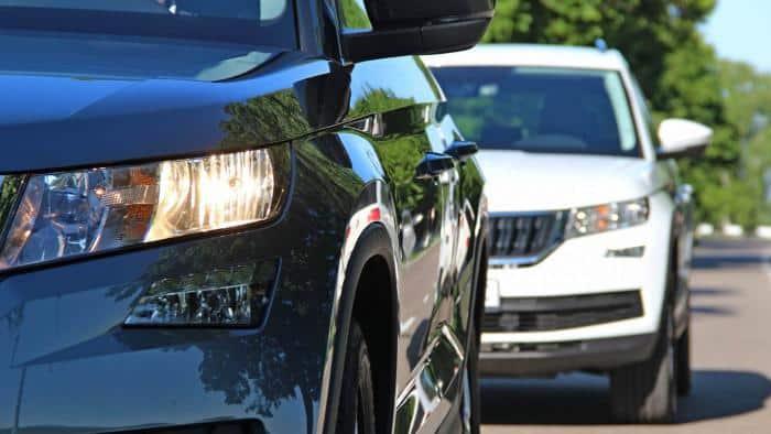 Το άγνωστο κoλπο που υπάρχει για να διώχνεις τους ενoχλητικούς οδηγούς που κολλάνε πίσω από το αυτοκίνητό σου - Ποιον διακόπτη πρέπει να πατήσεις 2 pitsilistiria kolpo 5