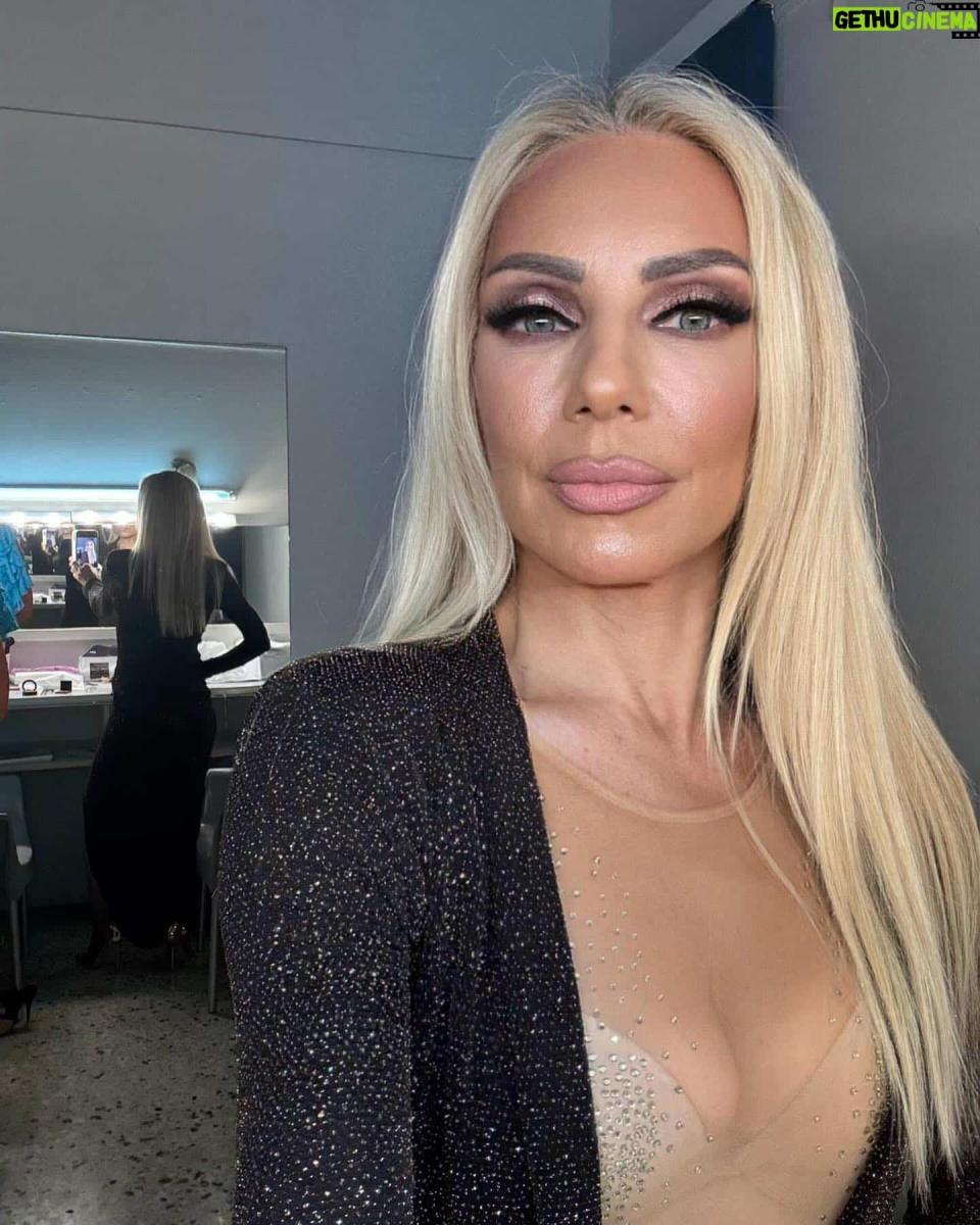 Έλενα Τσαβαλιά: Οι 60άρες ίσον με 3×20άρες – Οι selfie φωτογραφίες στο δελφινάριο. Αυτά βλέπει ο Μάρκος Σεφερλής και τρελαίνεται 1 elena tsavalia 6 kt0jv86282