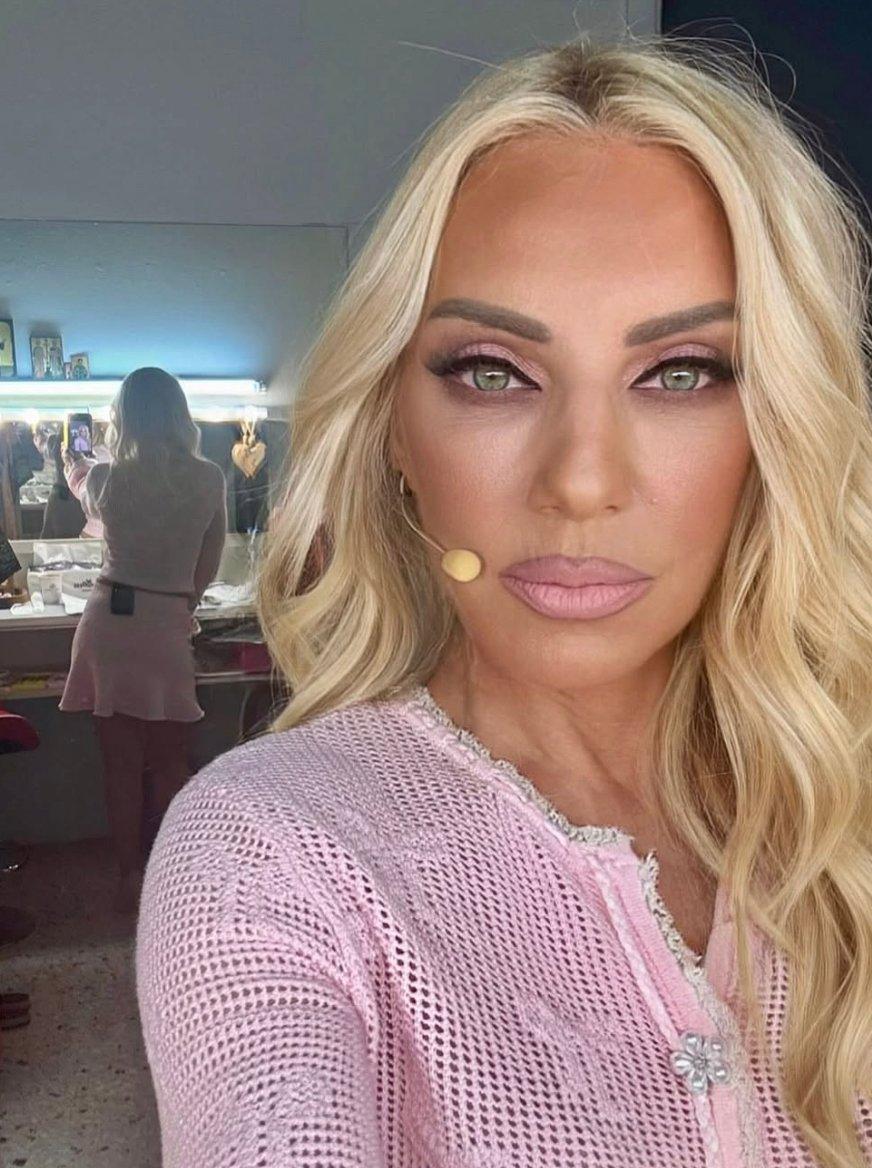 Έλενα Τσαβαλιά: Οι 60άρες ίσον με 3×20άρες – Οι selfie φωτογραφίες στο δελφινάριο. Αυτά βλέπει ο Μάρκος Σεφερλής και τρελαίνεται 10 stigmiotypo othonis 2025 10 31 01.10.17