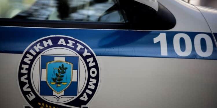 Αστυνομικός ξυλοκοπήθηκε από πολίτες - Τους καθυστερούσε με το περιπολικό 2 peripoliko astynomia 750x375 1