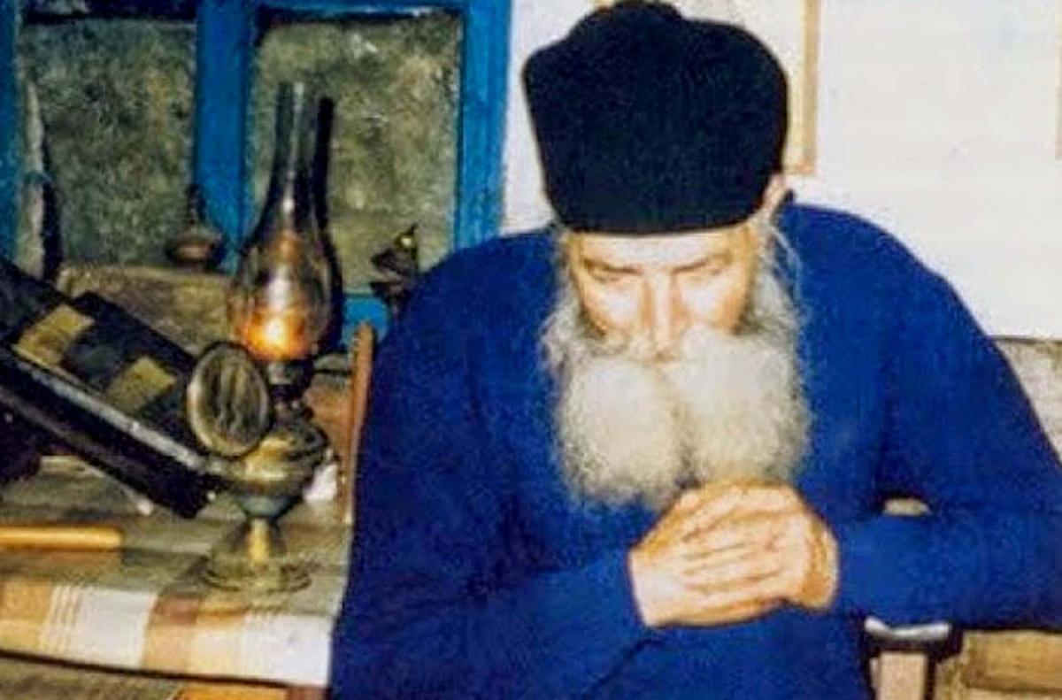 Άγιος Παΐσιος: Αυτό είναι το καλύτερο μνημόσυνο για τους κεκοιμημένους 1 ceb3 cf80ceb1ce90cf83ceb9cebfcf82 73