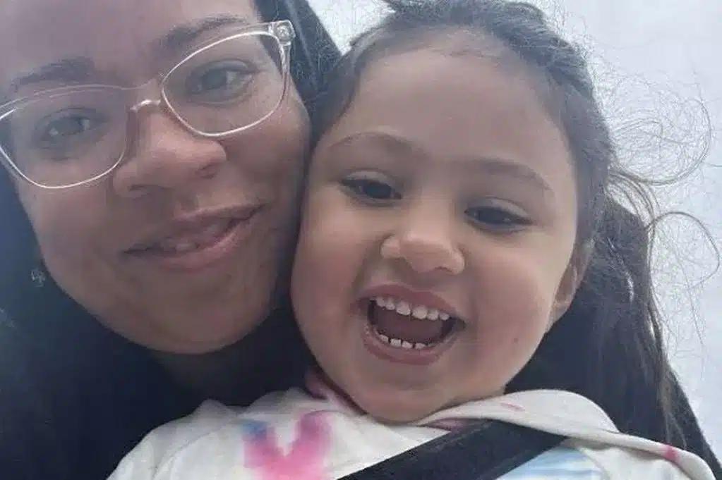 2 girl 4 left eating through a syringe after pitbull took her face off while walking with mom