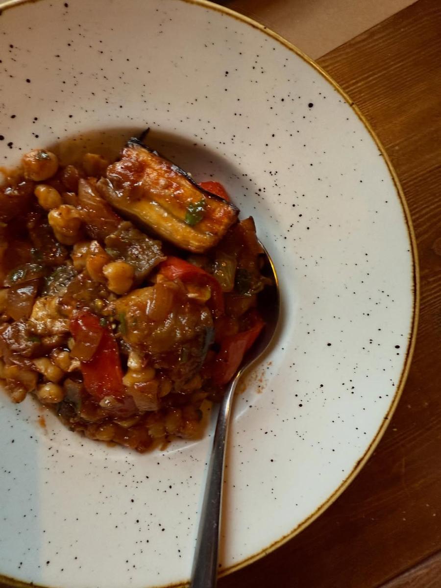 Ελένη Μενεγάκη: Για ιππασία στην πιο μαγική ελληνική τοποθεσία μαζί με την Μαρίνα και τον Παντζόπουλο 12 8