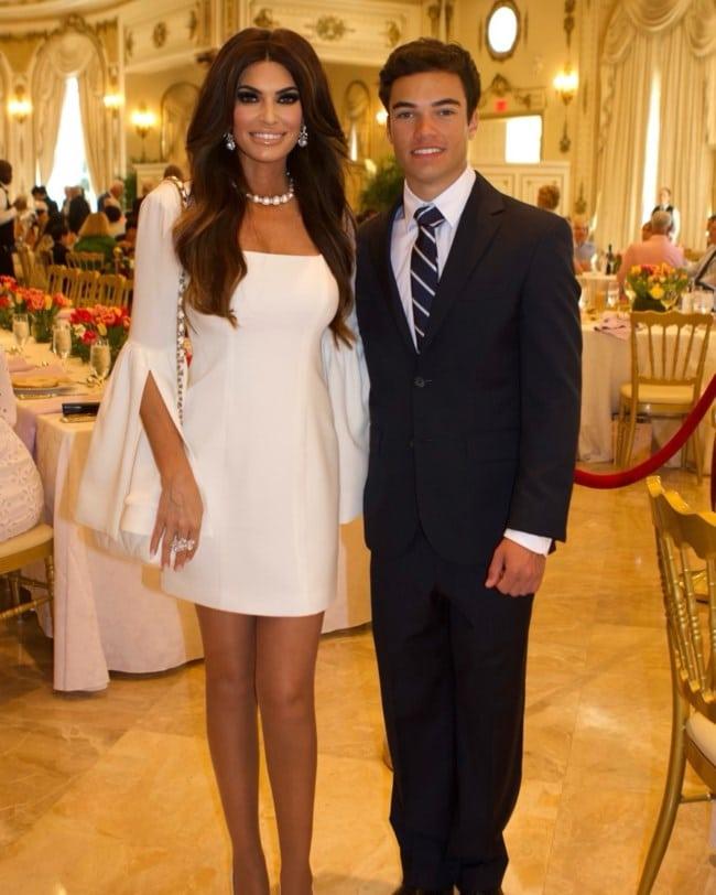 Κίμπερλι Γκίλφοϊλ: Ποιος είναι ο 19χρονος γιος της, Ρόναν Βίλενσι - Θα μείνει μόνιμα μαζί της στην Αθήνα 3 7c360634b5b546e18edaf22b79508c20