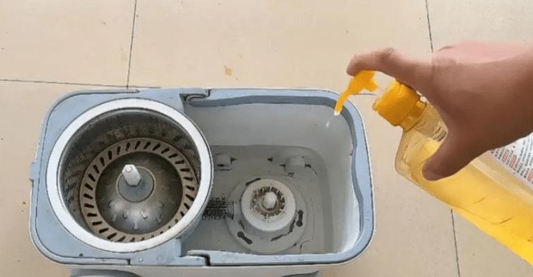 Βάλτε αυτό στο νερό. Ακόμα κι αν δεν σφουγγαρίσετε για μια εβδομάδα, το πάτωμα θα παραμείνει καθαρό χωρίς σκόνη 2 screenshot 200