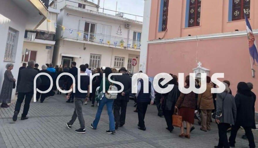 Η Αγγελική Νικολούλη κήδεψε τη μητέρα της - Τα συγκινητικά της - «Μανούλα μου...» 3 nikoloulh 2