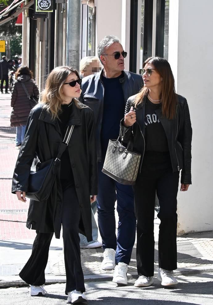 Κλέλια Ανδριολάτου: Σπάνια εμφάνιση με την κούκλα μητέρα της στο γήπεδο 6 andriolatou c