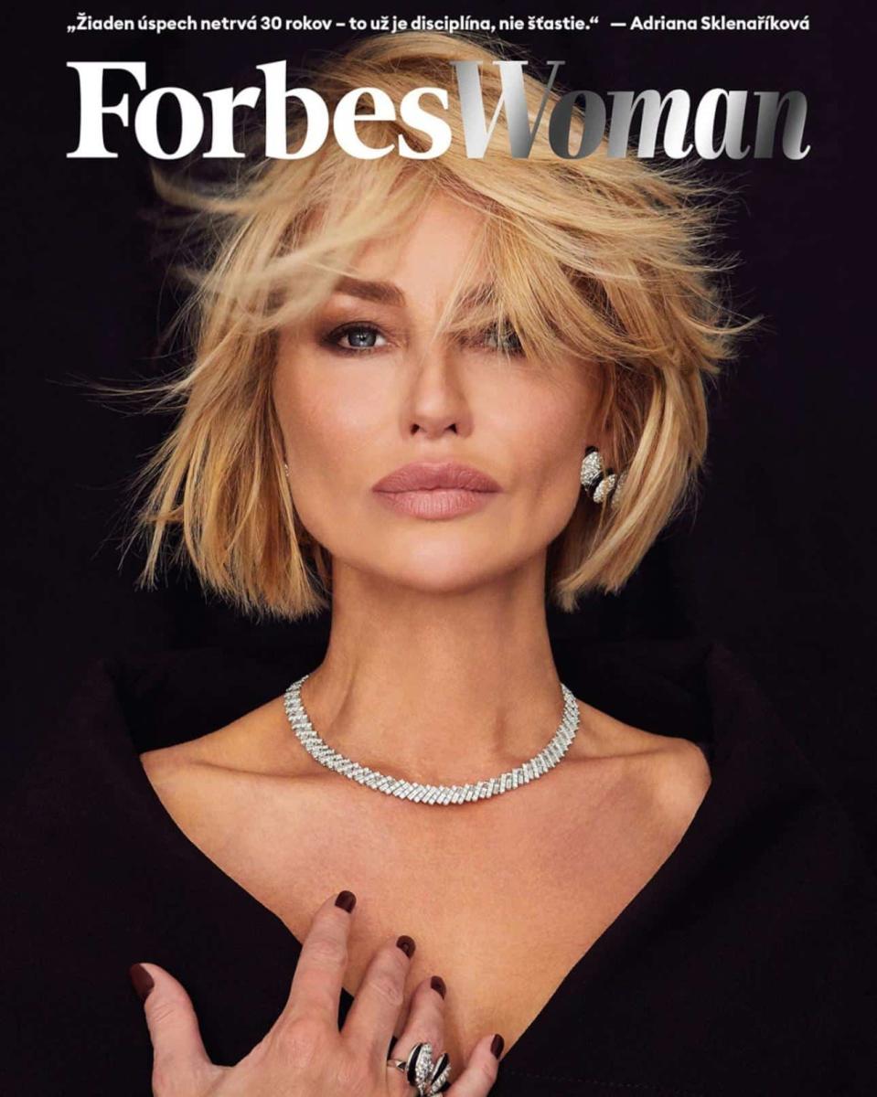 Στα 54 της, η Αντριάνα Σκλεναρίκοβα περνά σε νέα φάση: Τα μαλλιά της δεν ήταν ποτέ τόσο κοντά 4 adriana sklen 0