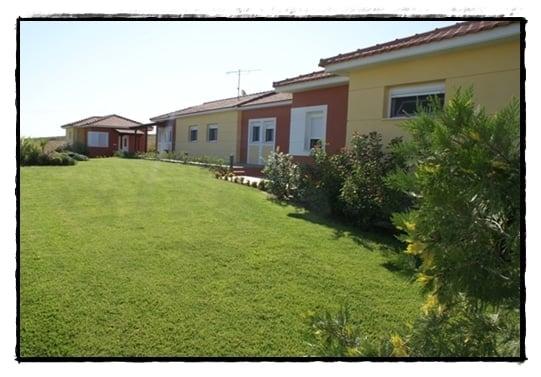 Σάλος σε πασίγνωστο οίκο ανοχńς στην Ελλάδα - Η θρυλική τσατσά Σούλα δεν βρίσκει σeξεργάτριες 2 13380 ypiresies oikoi anohis oikos epohis villa erotika 13380 v8