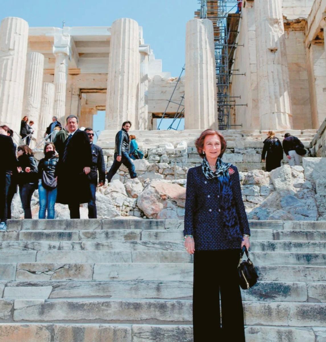 Μυστικά και εξομολογήσεις - Όσα δεν ξέρουμε για τη Βασίλισσα Σοφία 1 stigmiotypo othonis 2025 09 26 23.56.50