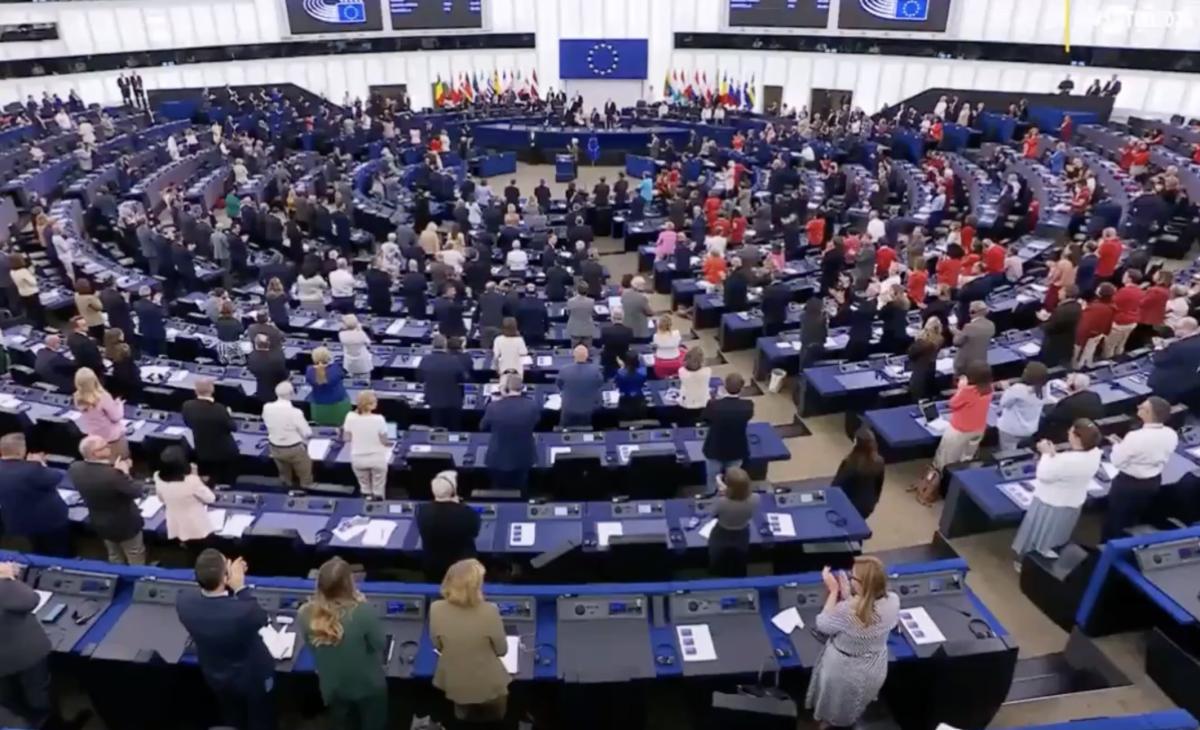 Νικόλαος Παΐσιος: Ο Έλληνας πυροσβέστης που αποθεώθηκε στο Ευρωκοινοβούλιο 4 stigmiotypo othonis 2025 09 10 21.37.14