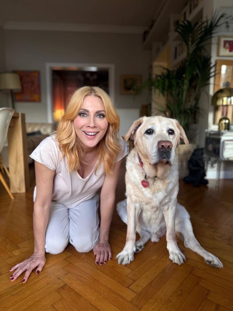 Βαριακούει, 3