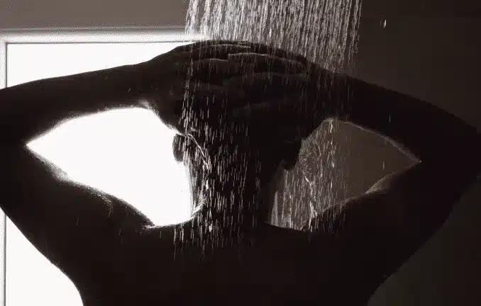 Ένα πρώιμο σημάδι της νόσου Αλτσχάιμερ μπορεί να γίνει αντιληπτό κατά τη διάρκεια ενός ντους: τι πρέπει να προσέξετε; 4 screenshot 524 optimized 1