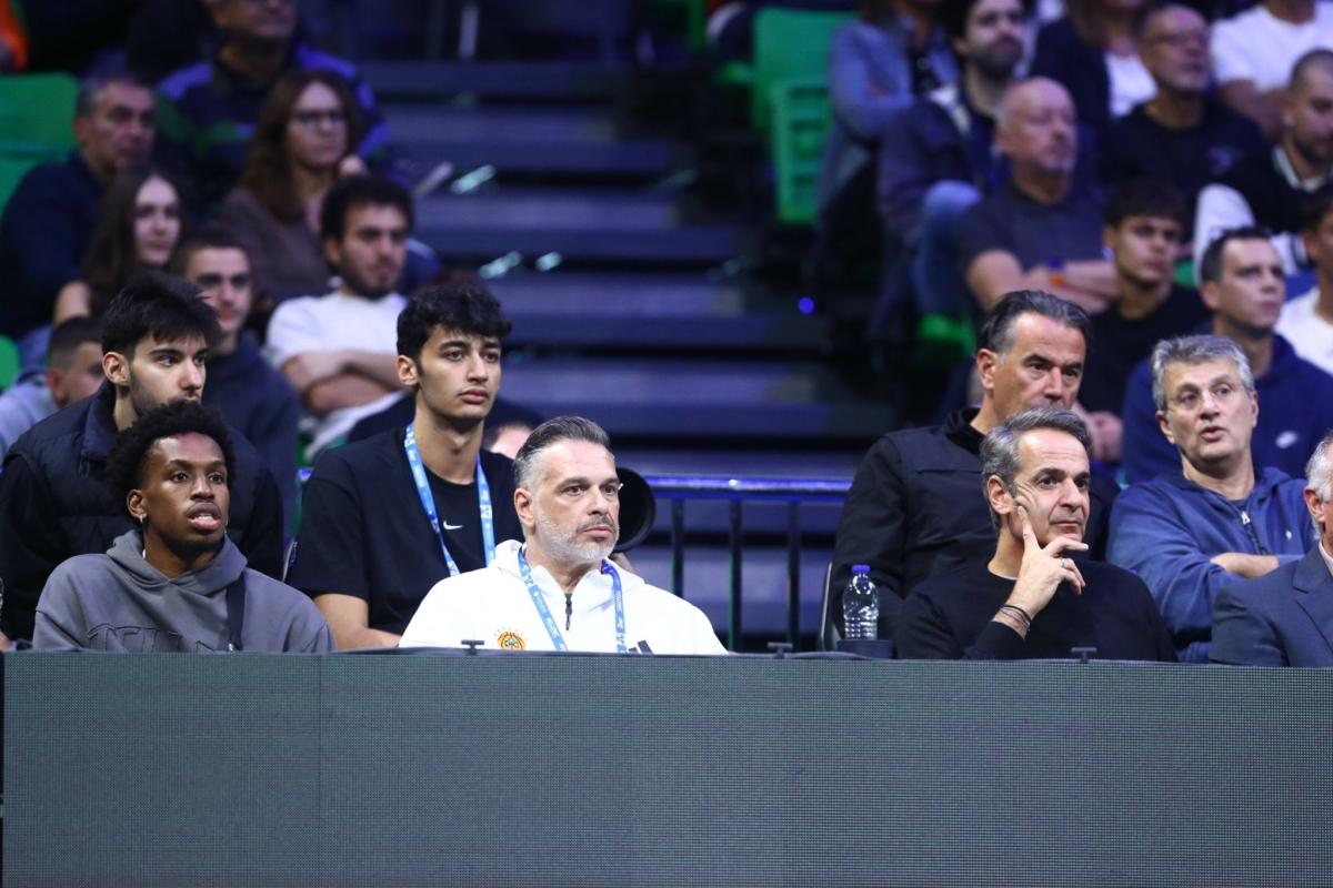 Ο Κυριάκος Μητσοτάκης παρακολουθεί τον τελικό του Τζόκοβιτς με τον Μουζέτι 3 6722858 2048x1367 1