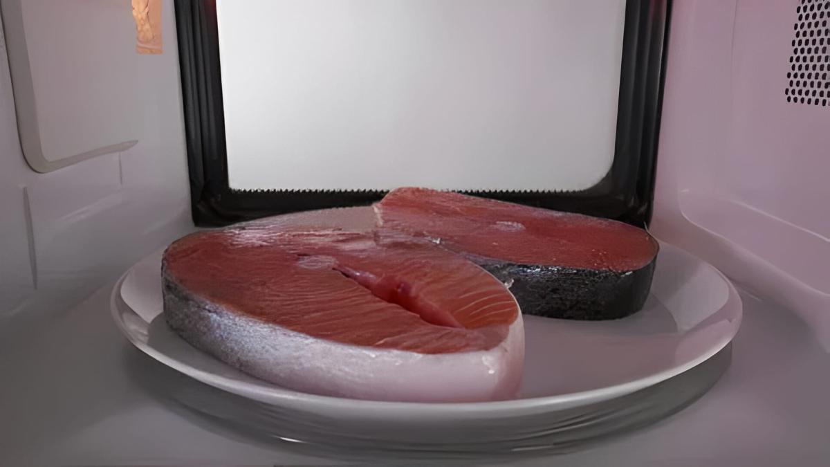 3 γρήγοροι και αποτελεσματικοί τρόποι για να ξεπαγώσετε τα ψάρια 4 555 1