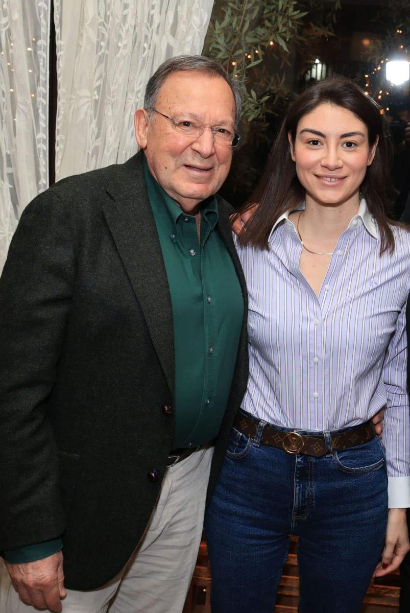 Ανδρέας Φουστάνος: «Είμαι ερωτευμένος! Έχουμε διαφορά ηλικίας... Η σύντροφός μου είναι πλαστικός χειρουργός και συνεργαζόμαστε» 2 andreas foustanos syntrofos 0