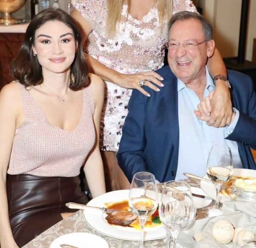 Ανδρέας Φουστάνος: «Είμαι ερωτευμένος! Έχουμε διαφορά ηλικίας... Η σύντροφός μου είναι πλαστικός χειρουργός και συνεργαζόμαστε» 4 stigmiotypo othonis 2025 04 03 13.42.34