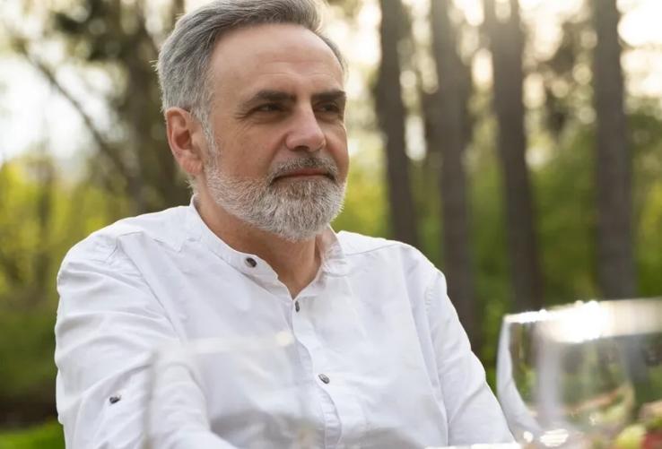 Ο πατέρας μου πήρε τα εύσημα ότι πλήρωσε για τον γάμο μου κατά τη διάρκεια της πρόποσής του – αλλά ήταν ο πατριός μου που πλήρωσε τα πάντα.