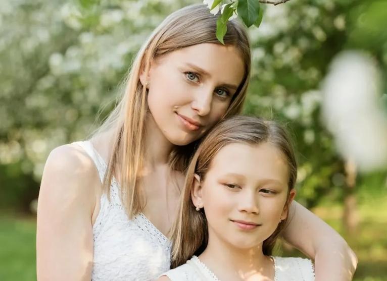 Ο πατέρας μου πήρε τα εύσημα ότι πλήρωσε για τον γάμο μου κατά τη διάρκεια της πρόποσής του – αλλά ήταν ο πατριός μου που πλήρωσε τα πάντα.