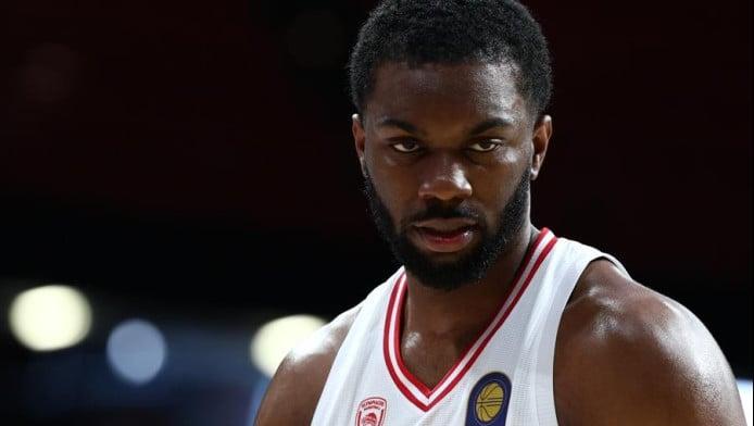 Αποθέωση Έβανς στα αποδυτήρια! Σύνθημα από Φουρνιέ (vid)