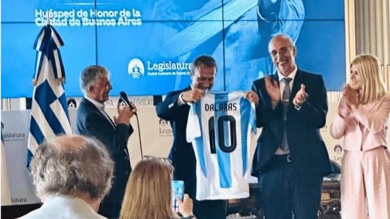 Σημαντική διάκριση για τον Γιώργο Νταλάρα στην Αργεντινή 1 o 5