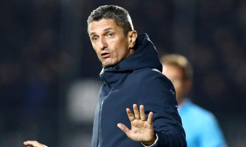 Περιμένουν