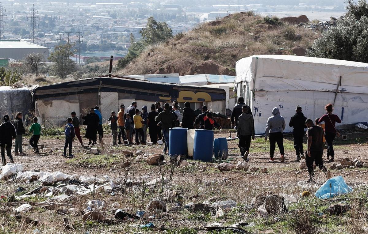 Χρυσοχοΐδης: «Ο κάθε πολίτης που είναι Ρομά και μιλάει αυτή τη γλώσσα, είναι ελεύθερος να προσληφθεί στην Αστυνομία» 2 roma 1