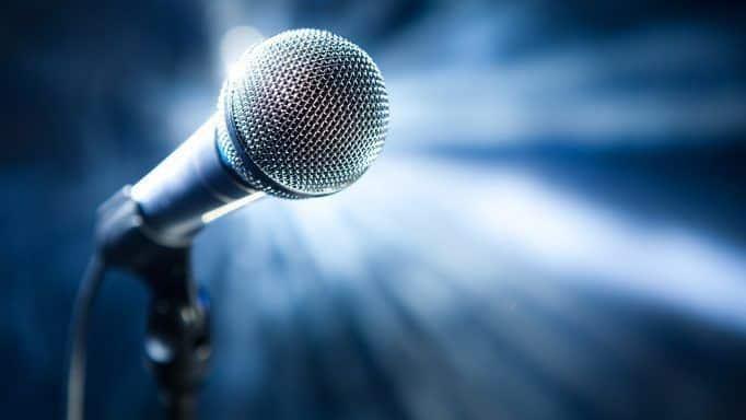 Έχω παιδί εκτός γάμου με διάσημο Έλληνα τραγουδιστή. Εκείνος δεν το ξέρει αλλά το γνωρίζει η γυναίκα του 1 tragoudistis 682x384 1