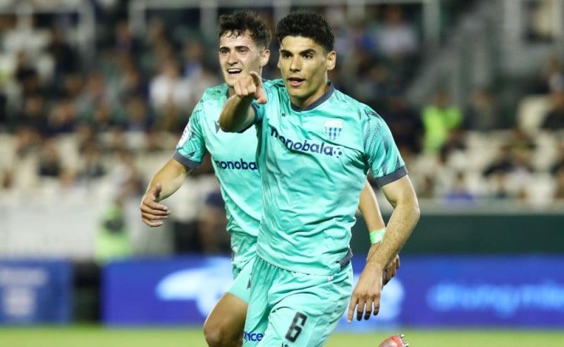 Καμπάνες για μεγάλο όνομα! Ποτά, ξενύχτια και τσιγάρα - Ήρθε ο ατζέντης του