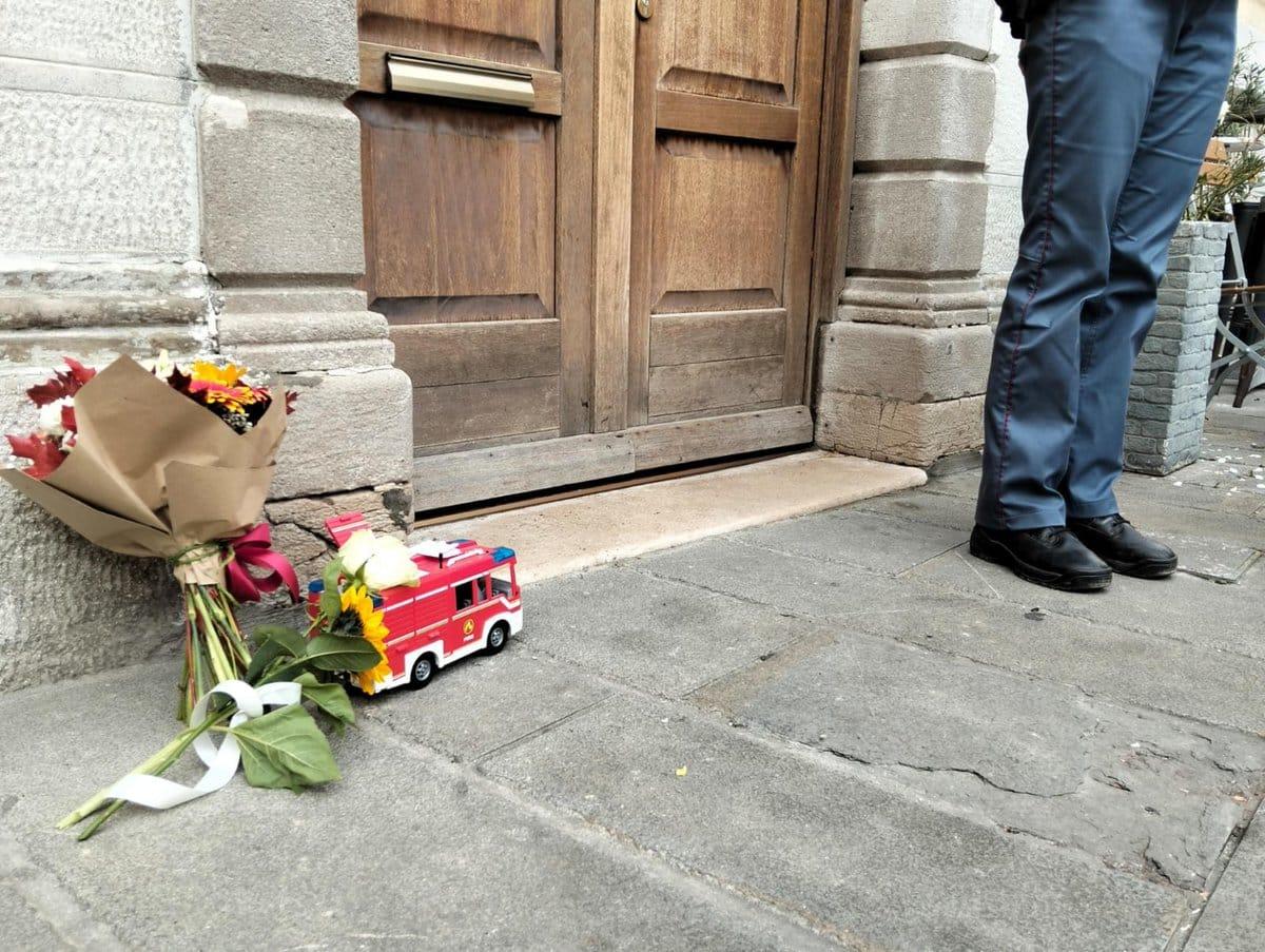 55χρονη σκότωσε τον 9χρονο γιο της - του έκοψε τον λαιμό με κουζινομάχαιρο 3 g5ohgagwmaafmnc