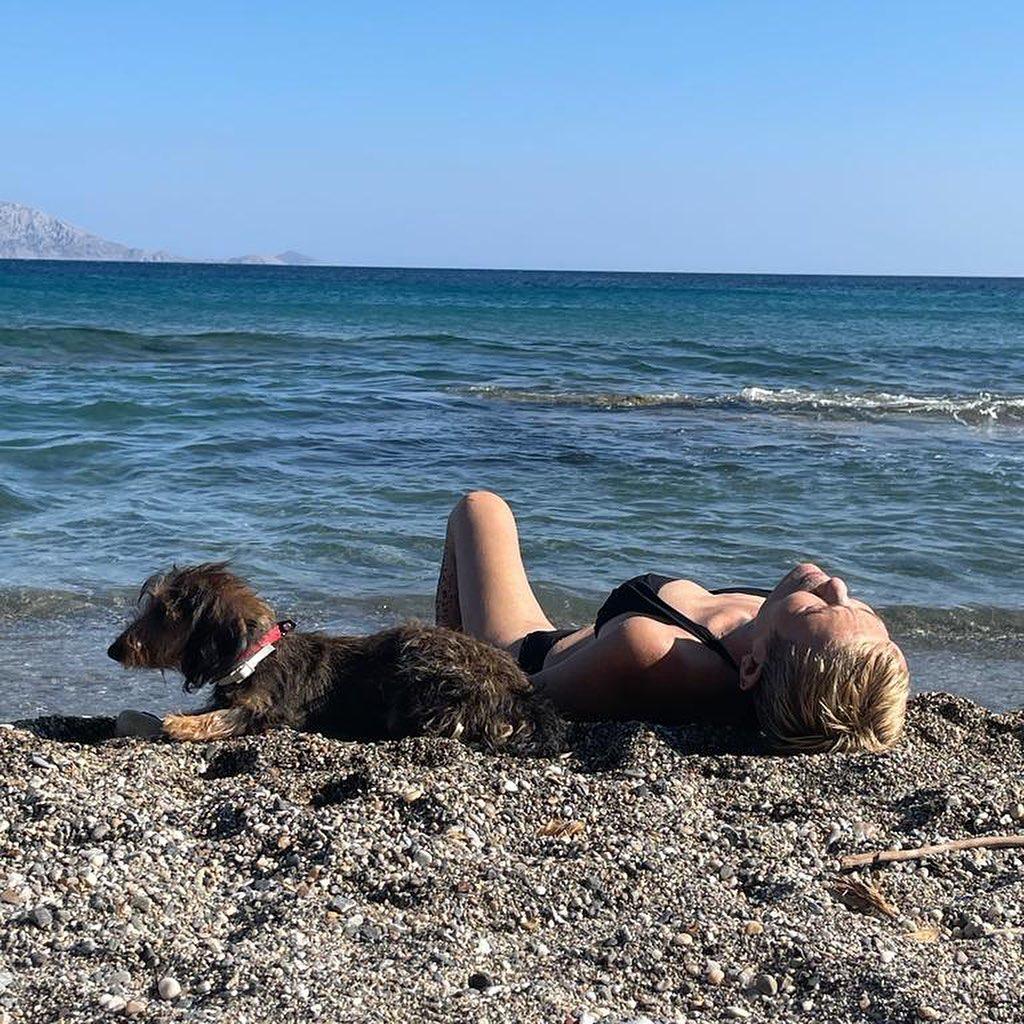 Κωνσταντίνα Μιχαήλ: Οι αποκαλύψεις για τη Μύκονο το '80 και το ΄90 – «Μεθύσια, ελευθερία και...» 12 12 8