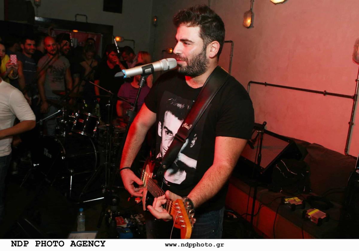 Παντελής Παντελίδης: Έτσι είναι ο τάφος του σήμερα 9 χρόνια μετά το μοιραίο τροχαίο 2 13 1 scaled