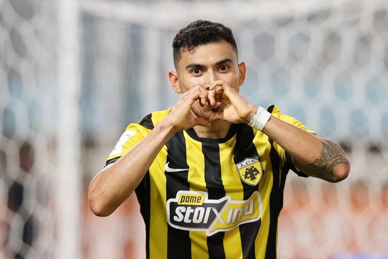 Αποθεώνουν