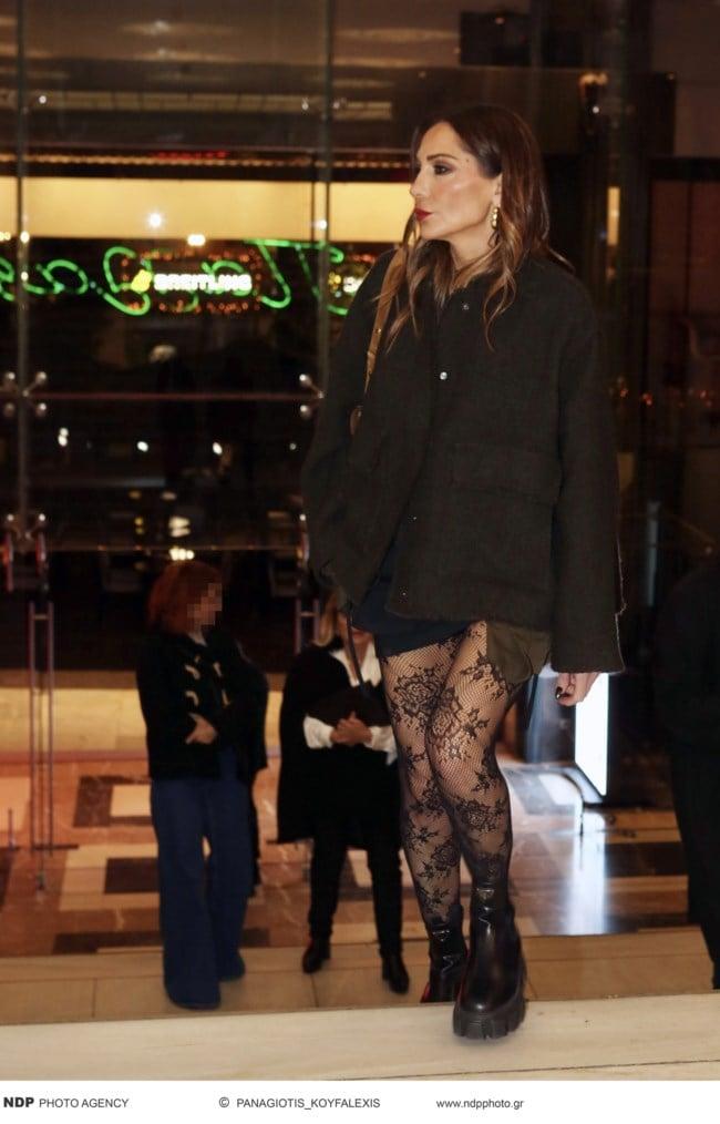 Με διχτυωτό καλτσόν και μίνι η Βανδή - Βάζει κάτω 20αρες με την νέα εμφάνιση της 2 c2807d74744e4248b8249faa290a06e4