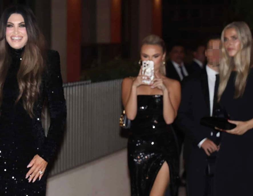 Οι 2 άγνωστες πανέμορφες συνοδοί της Κίμπερλι που κανείς δεν ξέρει τι καθήκοντα έχουν και τι προσφέρουν στη Πρέσβειρα 2 stigmiotypo othonis 2025 11 16 17.37.58