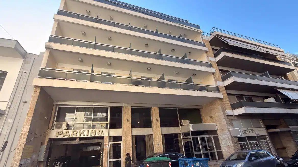 Λουκέτο σε γηροκομείο στην Κυψέλη από την Περιφέρεια Αττικής - Άφηναν αβοήθητους ηλικιωμένους ενώ ο χώρος ήταν βρώμικος και μύριζε 1 girokomeio