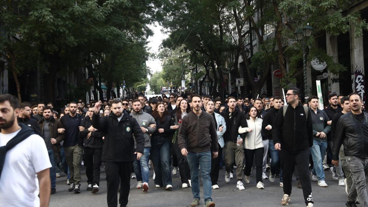 Κίμπερλι Γκίλφοϊλ: Το σύνθημα του ΠΑΜΕ στο Πολυτεχνείο για τη νέα πρέσβειρα των ΗΠΑ 2