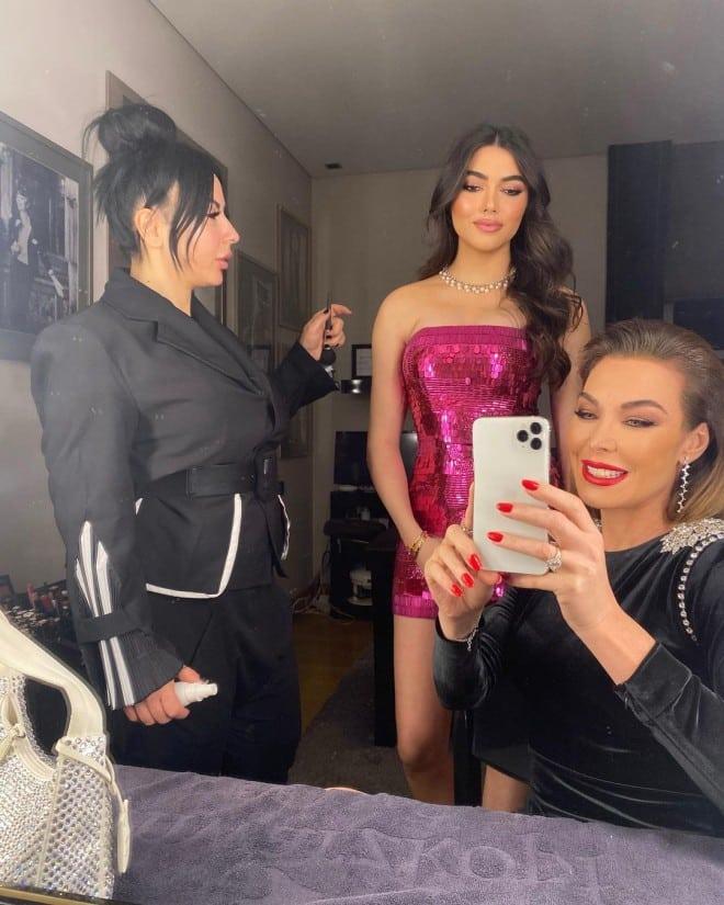 Όλοι ψάχνουν να βρουν ποια είναι - Από κοpιτσάκι έγινε η πιο περιζήτητη νύφη της Ελλάδας 5 63b3133b206a2