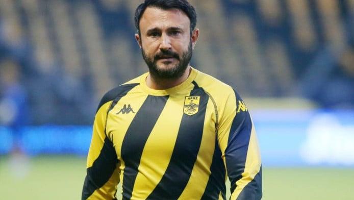 Τρίβει τα χέρια του ο Καρυπίδης - Βγάζει... μάτια δανεικός - Ρήτρα 1 εκατ.!