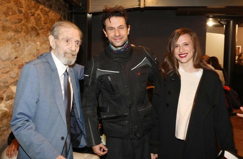 Λεβέντης στα 88 του: Ο Γιώργος Βαρδινογιάννης σε σπάνια βραδινή έξοδο, οι αγκαλιές με την ελληνική showbiz 2 kapetanios ithopoioi