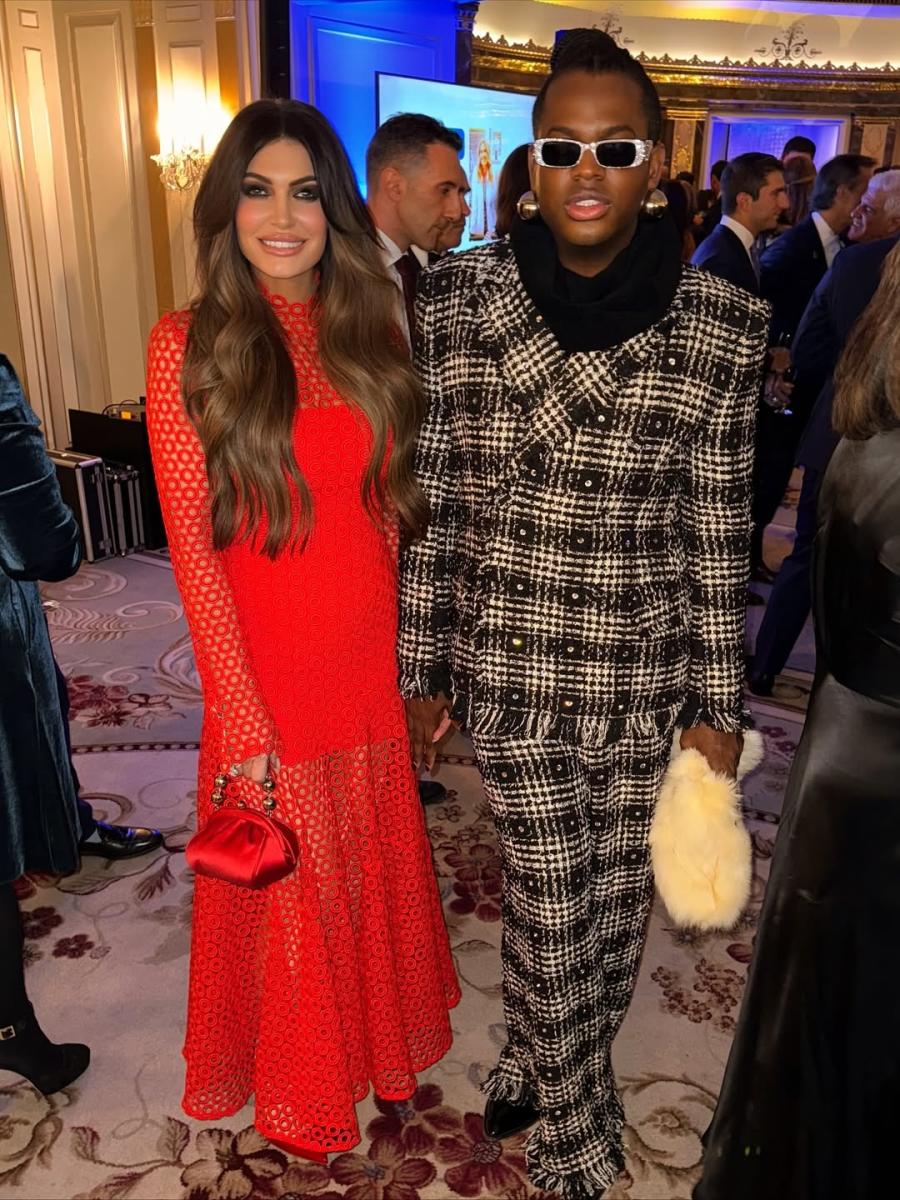 Ποιος είναι ο εντυπωσιακός άντρας που κυκλοφορεί συνέχεια δίπλα στην Κίμπερλι Γκίλφοϊλ; 5 1 68