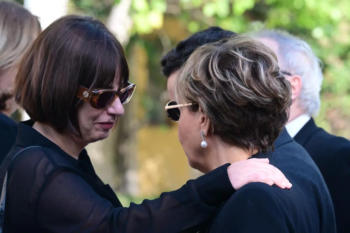 Πρόσωπα στην κηδεία του Αλέκου Φλαμπουράρη