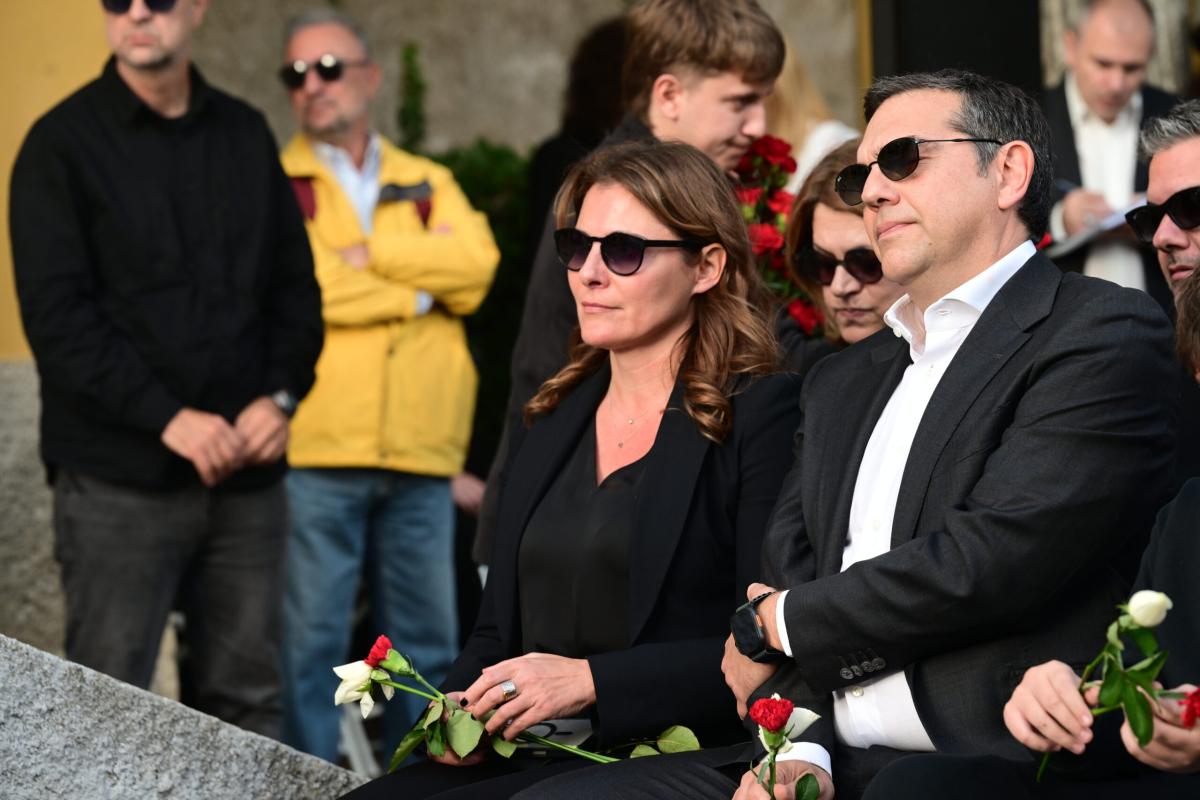 Πολιτική κηδεία του πρώην υπουργού και βουλετή του ΣΥΡΙΖΑ, Αλέκου Φλαμπουράρη στο Πάρκο Ελευθερίας (χώρος πρώην ΕΑΤ-ΕΣΑ), Πέμπτη 20 Νοεμβρίου 2025. Ο Αλέκος Φλαμπουράρης έφυγε από τη ζωή την περασμένη Τρίτη(18